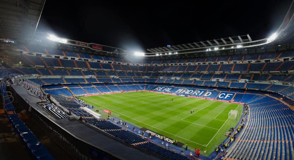 Santiago bernabeu empty by night