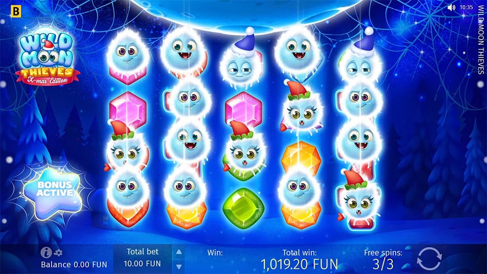 Wild Moon Thieves Xmas Edition slot feature wild