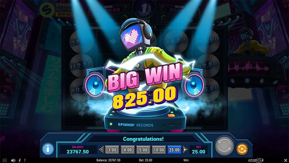 Big Win screen in Spinnin' Records Into the Beat slot displaying a €825 payout.